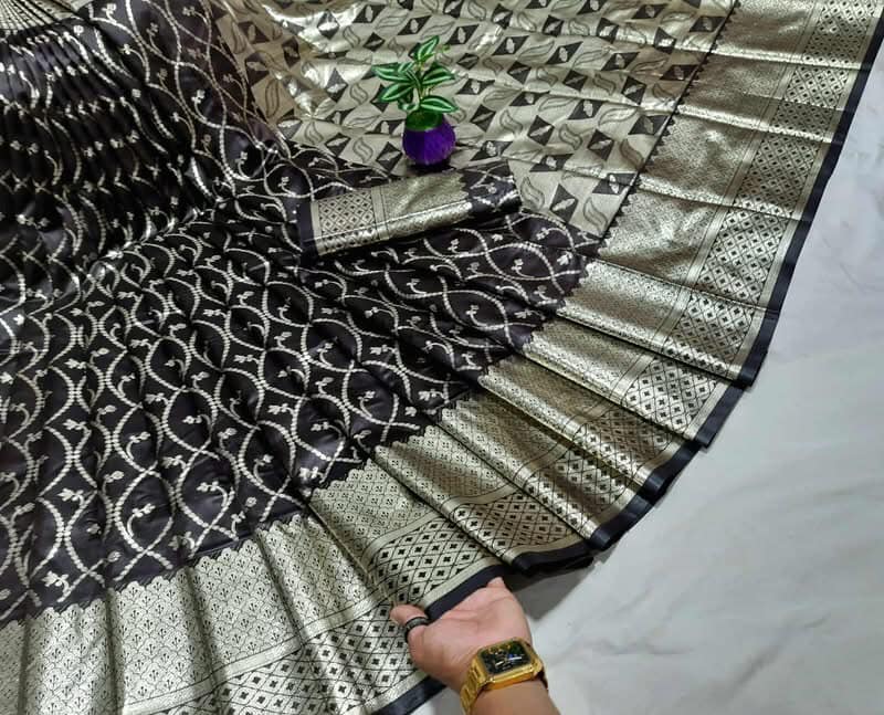 Premium Tangail Jamdani Black Cotton Saree for Women – Classic & Comfortable